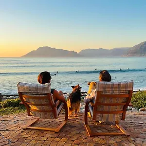  Holiday home Family & Pet Friendly Beach House, Kommetjie